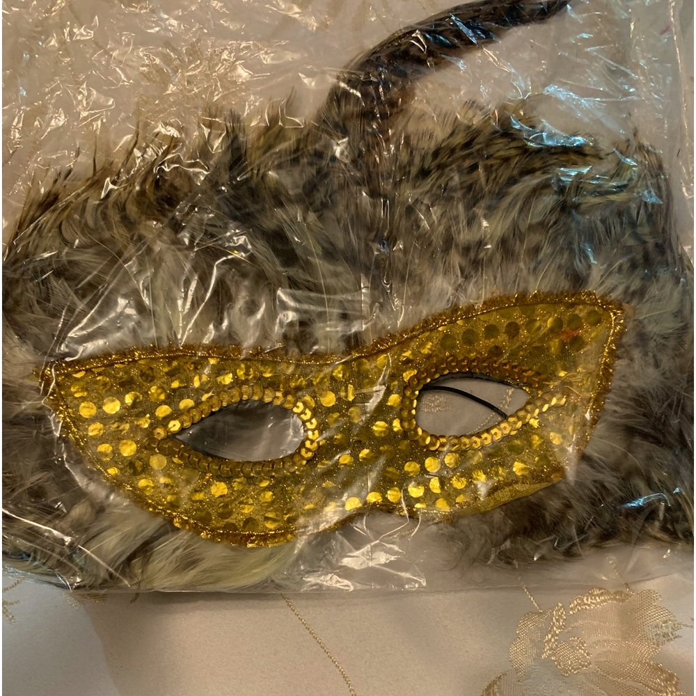 Feather Mask BNIP Gold Sequin Mask surrounded by Feathers